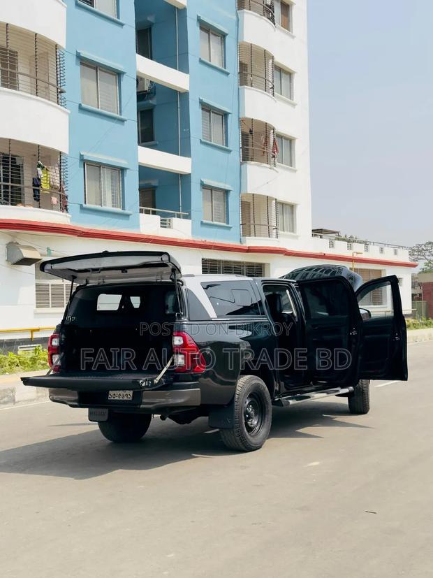 Toyota Hilux Revo Double Cab Deisel 2.4 RWD 2018 Black