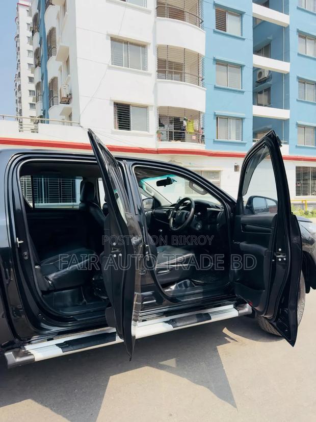 Toyota Hilux Revo Double Cab Deisel 2.4 RWD 2018 Black