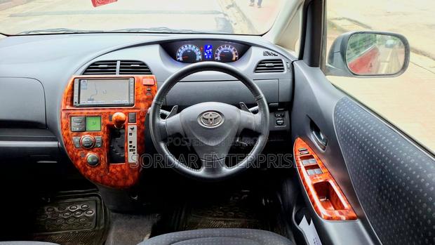 Toyota Ractis 1.5 FWD 2010 Red