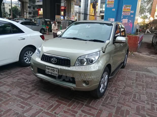 Toyota Rush 1.5 AWD 2011 Gold