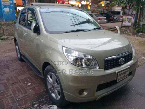 Toyota Rush 1.5 AWD 2011 Gold