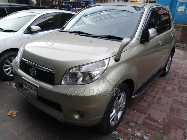 Toyota Rush 1.5 AWD 2011 Gold