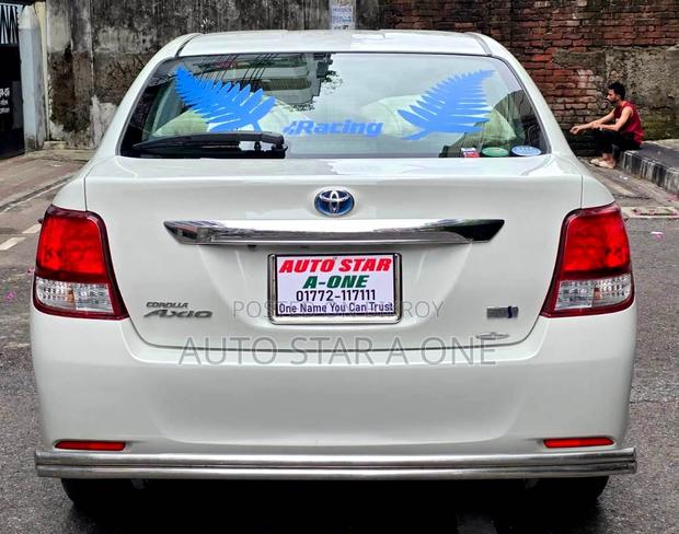 Toyota Axio 1.5 Hybrid 2WD 2015 Pearl