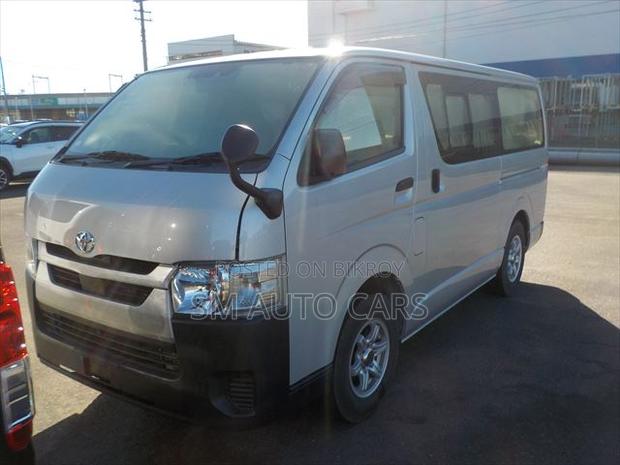 Toyota HiAce 2021 Silver
