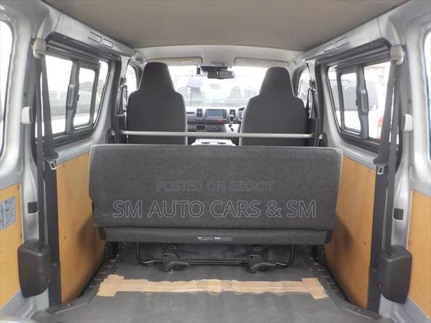 Toyota HiAce 2021 Silver