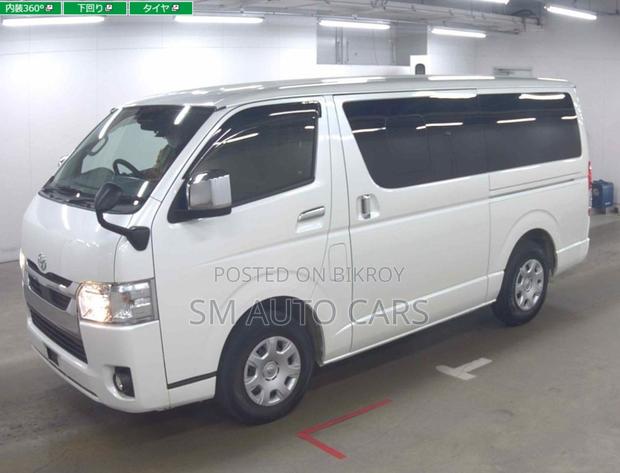 Toyota HiAce 2021 White