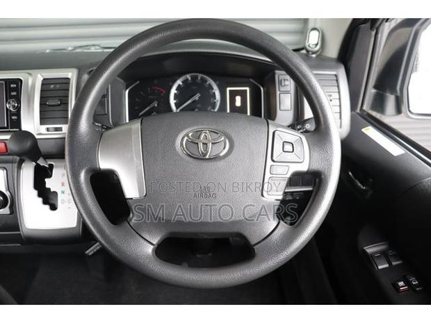 Toyota HiAce 2021 White