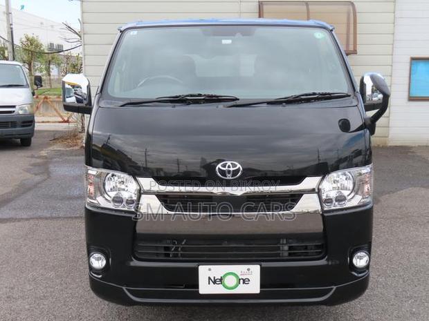 Toyota HiAce 2021 Black