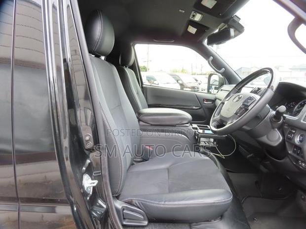 Toyota HiAce 2021 Black