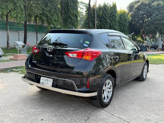 Toyota Auris 2013 Black