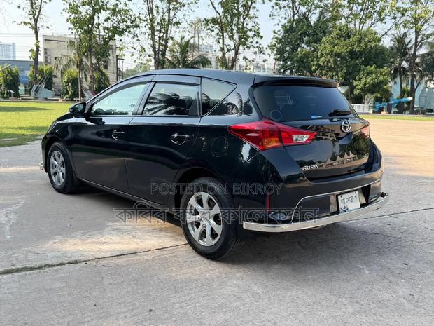 Toyota Auris 2013 Black