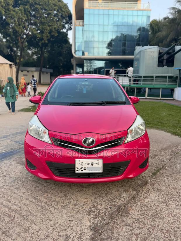 Toyota Vitz 2011 Pink