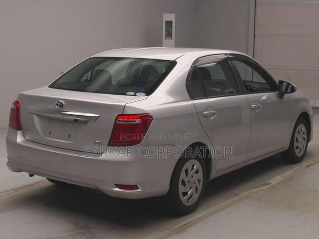 Toyota Axio 2021 Silver