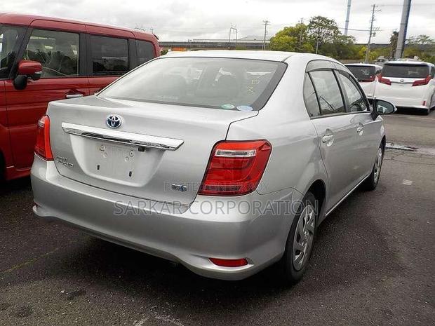 Toyota Axio 2021 Silver