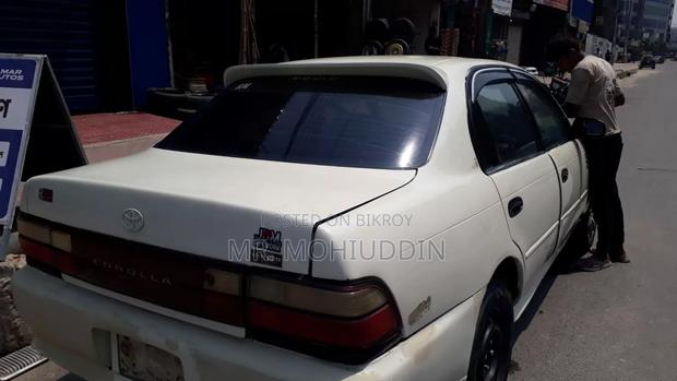 Toyota Corolla 1994 White