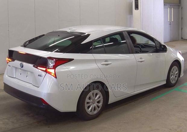Toyota Prius 2021 Pearl