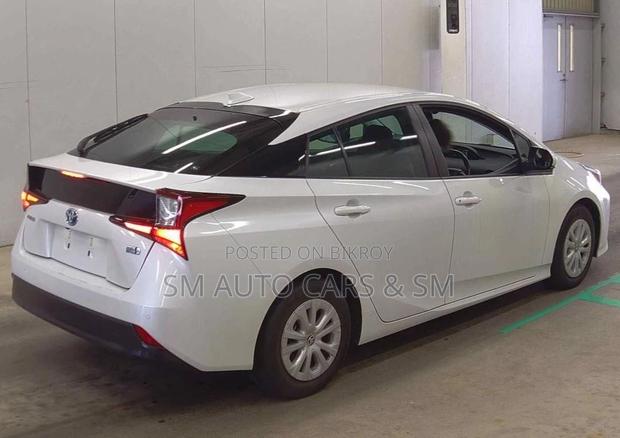 Toyota Prius 2021 Pearl