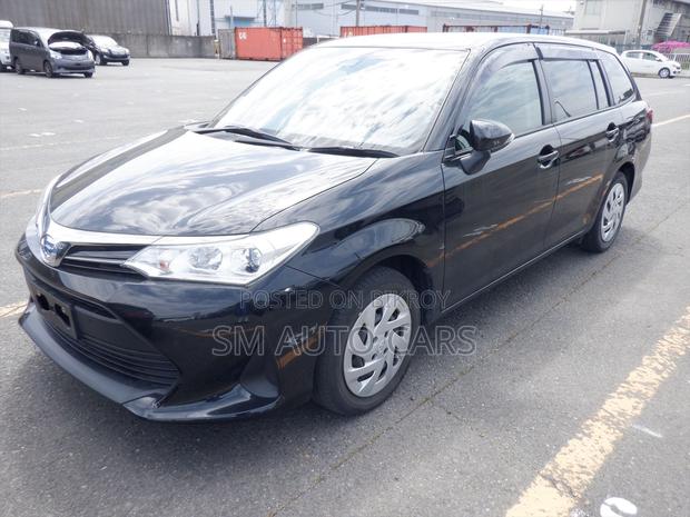 Toyota Corolla Fielder 1.5 Hybrid FWD 2021 Black