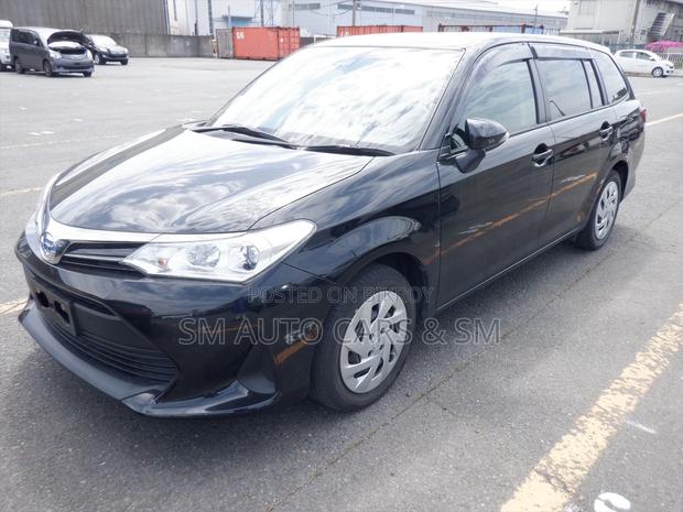 Toyota Corolla Fielder 1.5 Hybrid FWD 2021 Black
