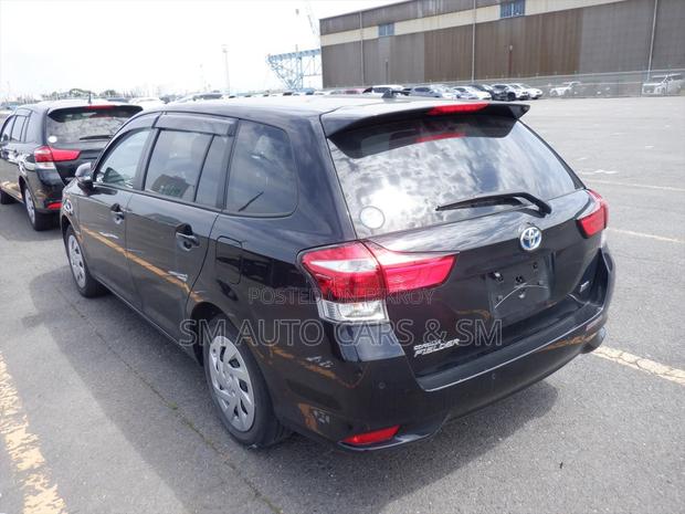 Toyota Corolla Fielder 1.5 Hybrid FWD 2021 Black
