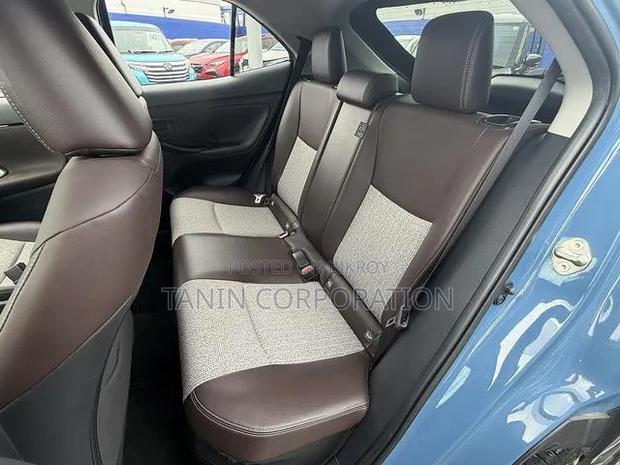 Toyota Yaris Cross 2021 Blue