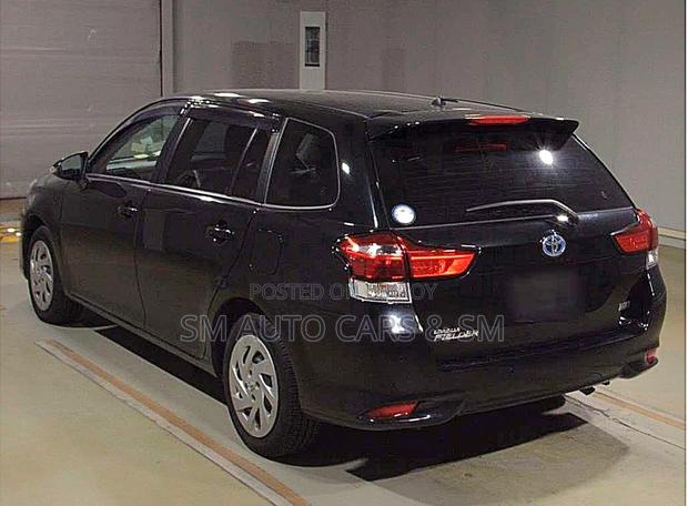 Toyota Corolla Fielder 1.5 Hybrid FWD 2021 Black