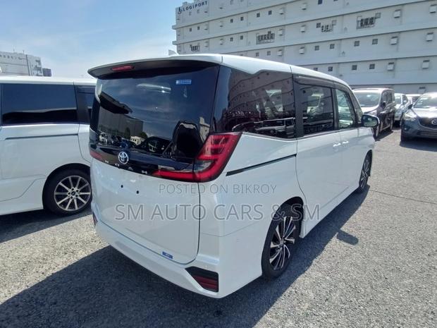 Toyota Noah 2023 Pearl