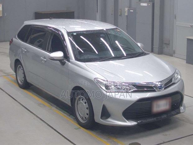 Toyota Corolla Fielder 1.5 Hybrid FWD 2021 Silver