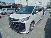 Toyota Noah 2022 White for sale