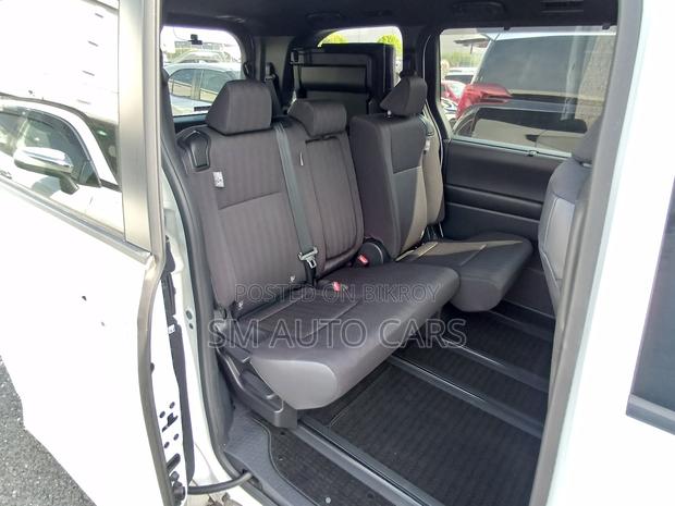 Toyota Noah 2022 White