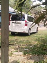 Toyota Noah 2010 Pearl for sale