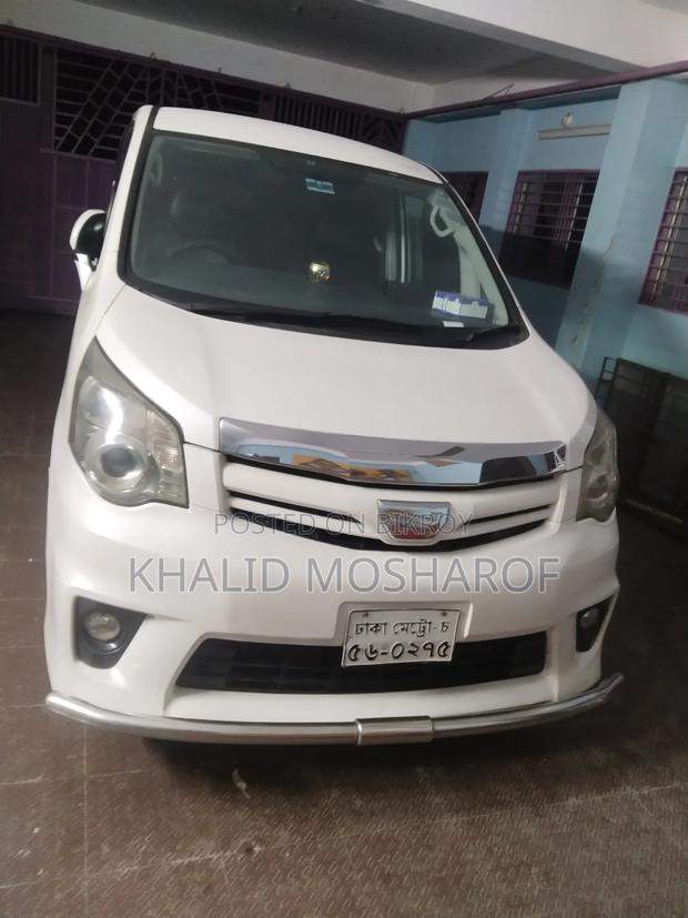Toyota Noah 2010 Pearl