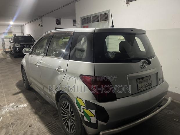 Toyota IST 2002 Silver