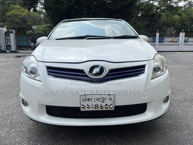 Toyota Auris 2010 Pearl