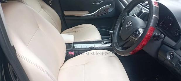 Toyota Premio 2016 Black