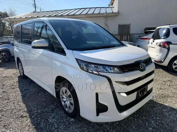 Toyota Noah 2022 Pearl