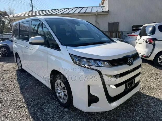 Toyota Noah 2022 Pearl