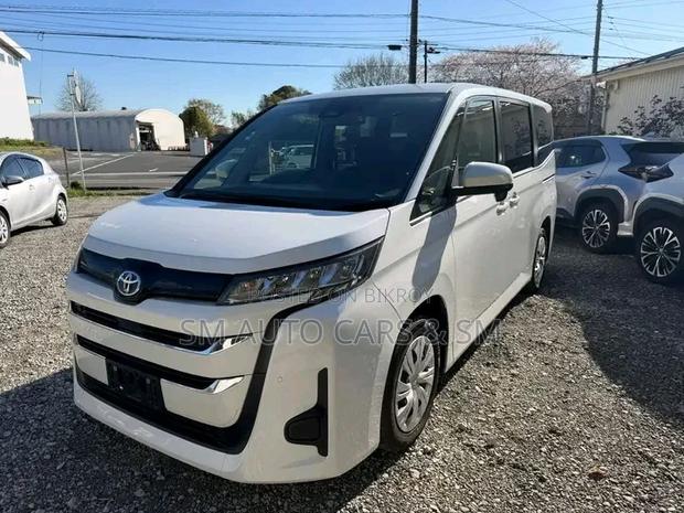 Toyota Noah 2022 Pearl