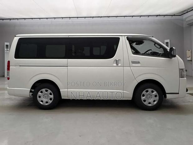 Toyota HiAce 2021 Pearl