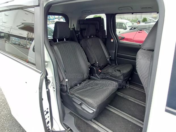 Toyota Noah 2022 Pearl