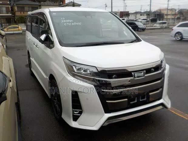 Toyota Noah 2021 Pearl