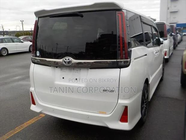 Toyota Noah 2021 Pearl