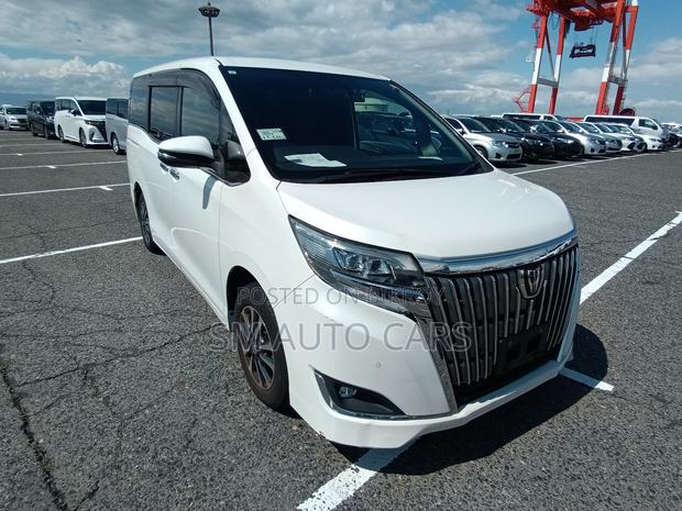 Toyota Esquire 2.0 FWD (8 Seater) 2021 Pearl