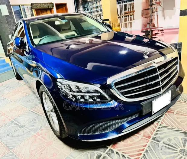 Mercedes-Benz C180 2019 Blue