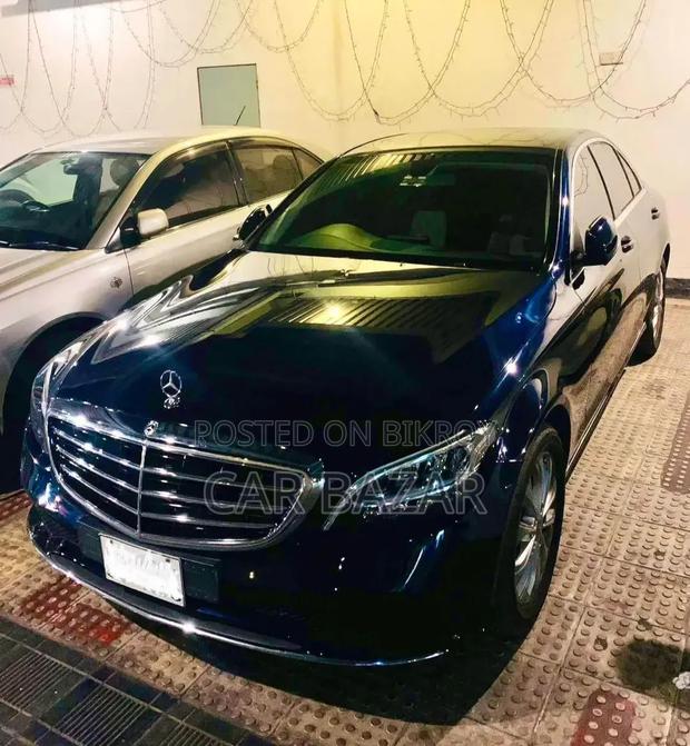 Mercedes-Benz C180 2019 Blue