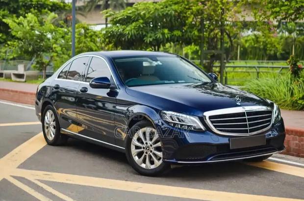 Mercedes-Benz C180 2019 Blue