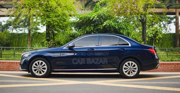 Mercedes-Benz C180 2019 Blue