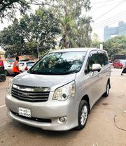 Toyota Noah 2012 Silver for sale