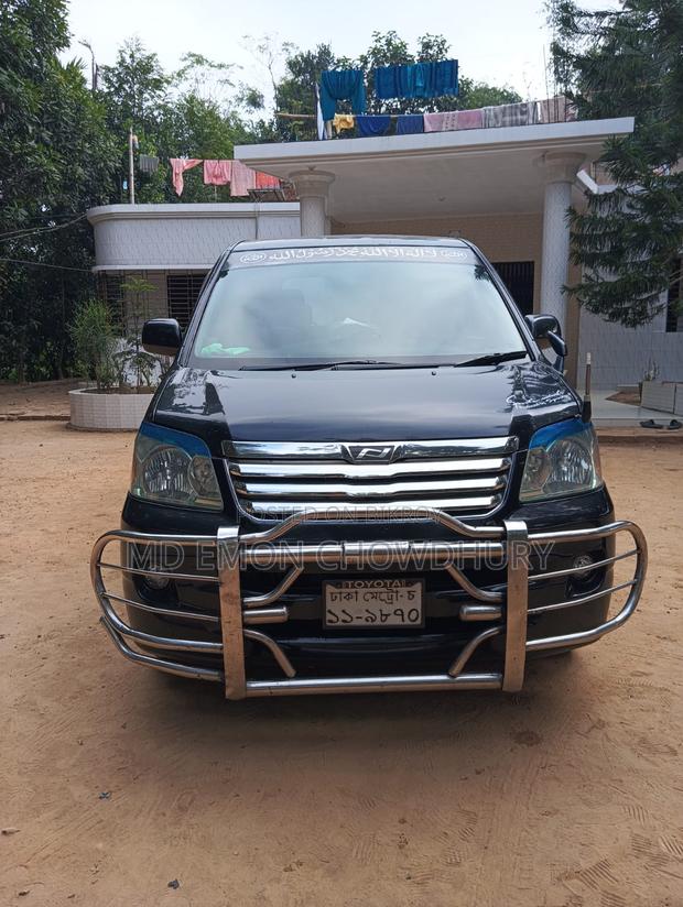 Toyota Noah 2.0 AWD (8 Seater) 2004 Black
