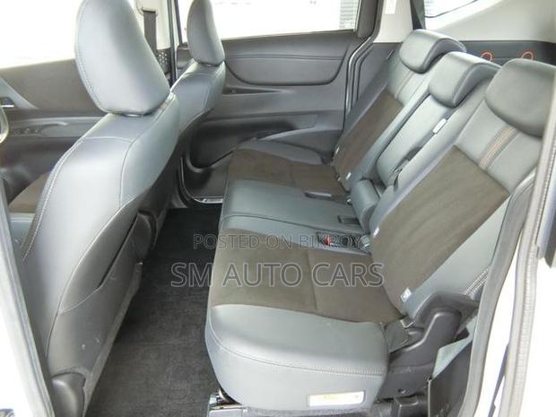 Toyota Sienta 1.5 Hybrid FWD 2021 Pearl